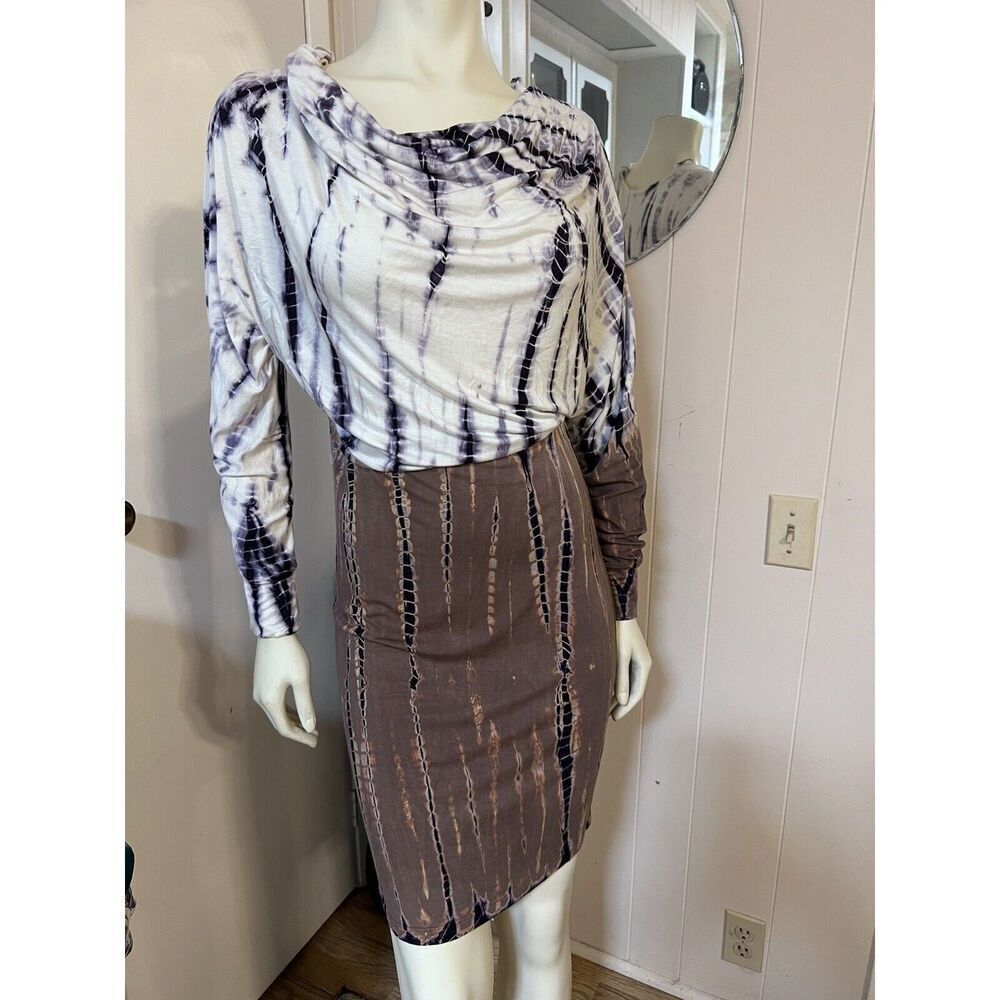T Party Super Soft Tie Dyed Dress With Set in Waist Fitted Hip Drape Neck Size S